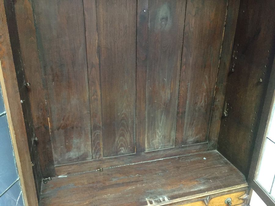 Vintage Cabinet With Stained Glass [Photo 16]