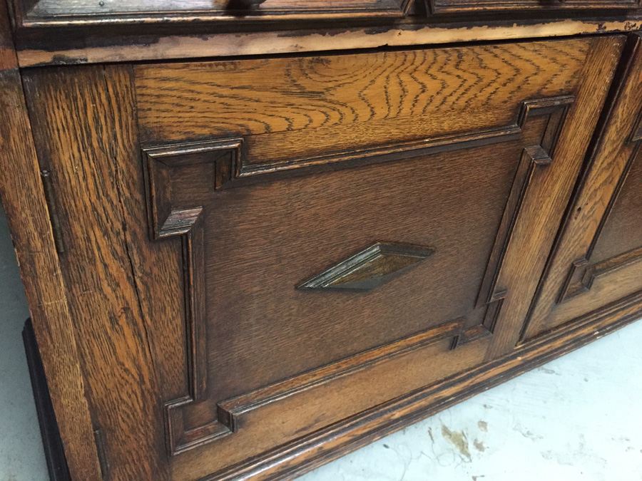 Vintage Cabinet With Stained Glass [Photo 9]