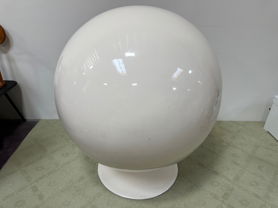 Mid-Century Modern Eero Aarnio Inspired Swivel Ball Chair 39W X 51H [Photo 6]