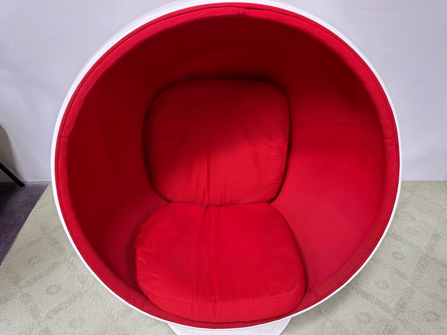 Mid-Century Modern Eero Aarnio Inspired Swivel Ball Chair 39W X 51H [Photo 9]