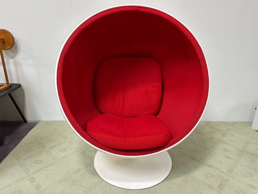 Mid-Century Modern Eero Aarnio Inspired Swivel Ball Chair 39W X 51H [Photo 3]