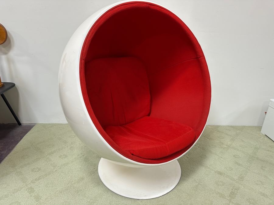 Mid-Century Modern Eero Aarnio Inspired Swivel Ball Chair 39W X 51H [Photo 7]
