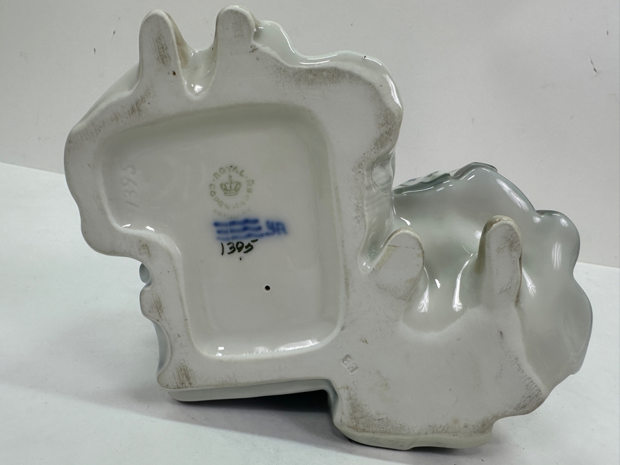 Royal Copenhagen Denmark Figurine 'Reading Sisters' 'Amager Maids' 1395 7'H [Photo 5]