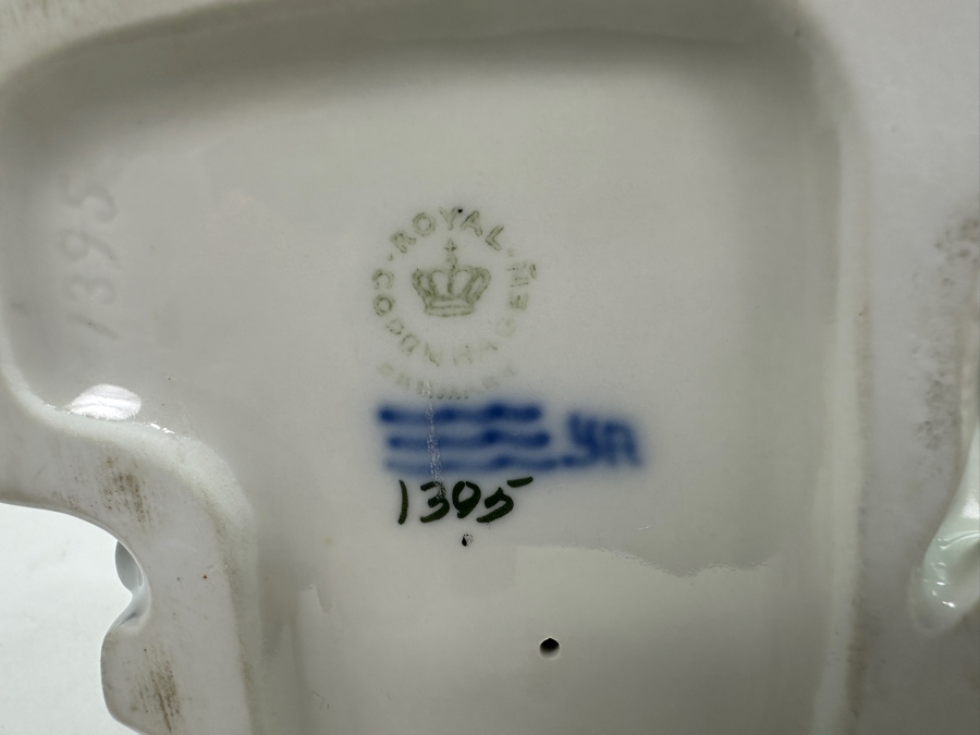 Royal Copenhagen Denmark Figurine 'Reading Sisters' 'Amager Maids' 1395 7'H [Photo 6]