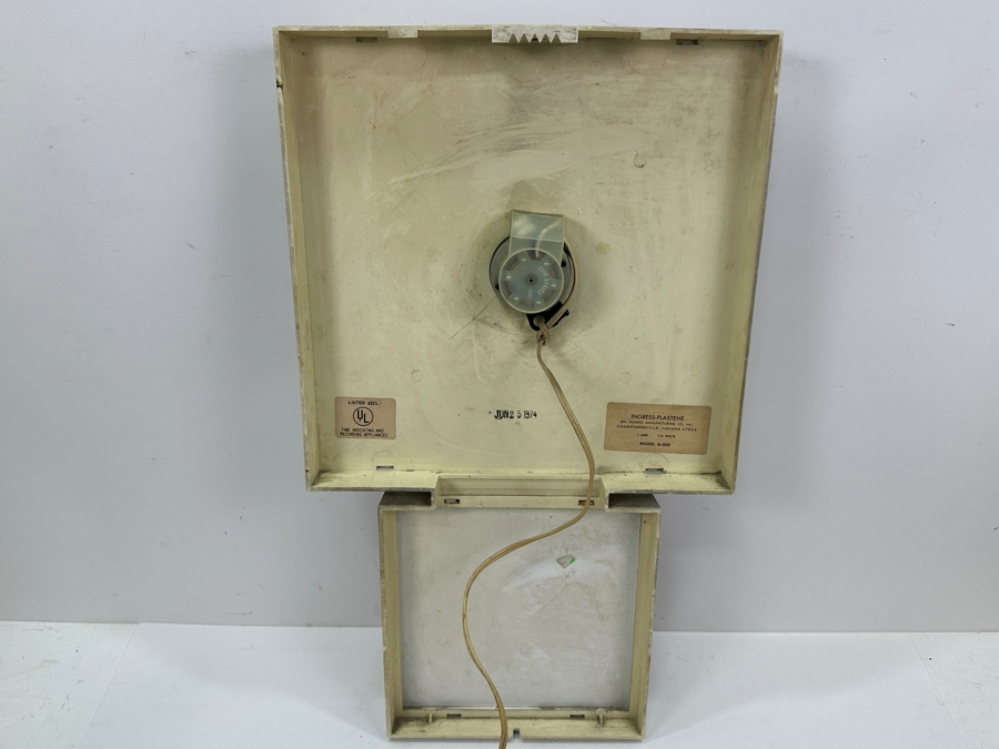 Vintage 1974 Coca-Cola Coke Advertising Wall Clock 12W X 21H [Photo 6]