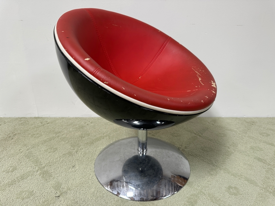 Small Half Moon Swivel Chair With Chrome Base 28W X 29H [Photo 4]