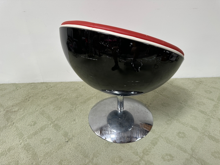 Small Half Moon Swivel Chair With Chrome Base 28W X 29H [Photo 5]