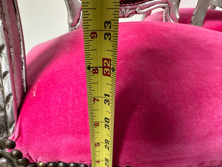 Tufted Back Bar Stools Armchairs 29.5'H Seat X 19'W X 51'H [Photo 5]