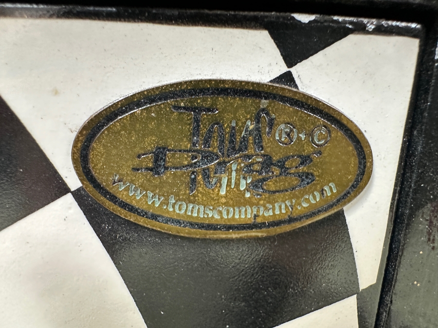 Tom's Drag Toms Company Hand Painted Pair Of Drag Chests 2 Drawers With Footed Feet 13.5W X 13.5D X 20H [Photo 12]