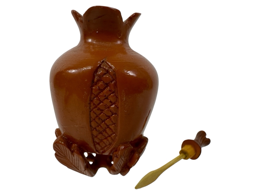 Vintage Carved Chinese Snuff Bottle 2.25'H [Photo 1]