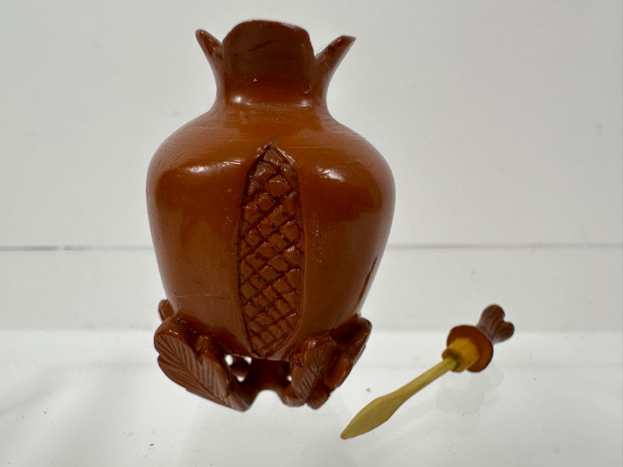 Vintage Carved Chinese Snuff Bottle 2.25'H [Photo 3]
