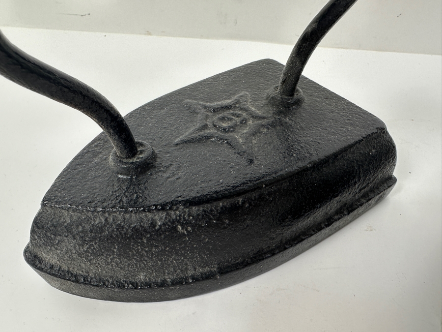Pair of Antique Cast Iron Flat Irons - One Stamped Geneva Ill [Photo 4]