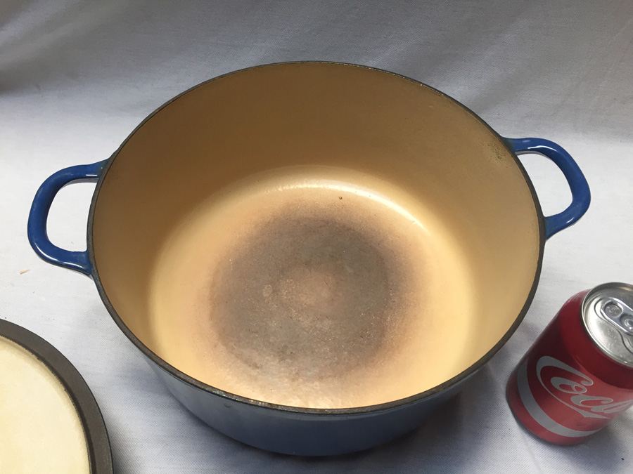 Blue Le Creuset Pot with Lid - Made in France - G 7 1/4 Quart Round Dutch Oven [Photo 8]