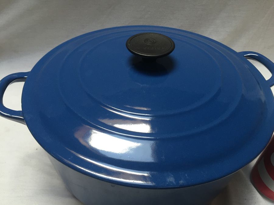 Blue Le Creuset Pot with Lid - Made in France - G 7 1/4 Quart Round Dutch Oven [Photo 3]