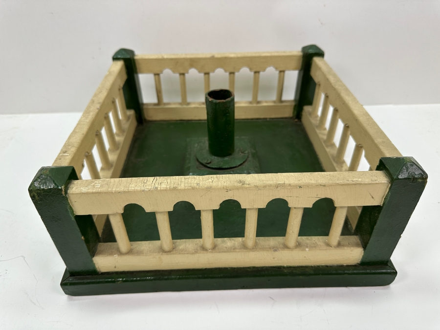 Antique Wooden Fence Christmas Tree Stand 13.25'x13.25' [Photo 3]