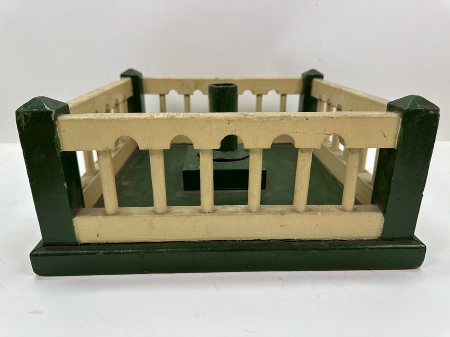 Antique Wooden Fence Christmas Tree Stand 13.25'x13.25' [Photo 4]