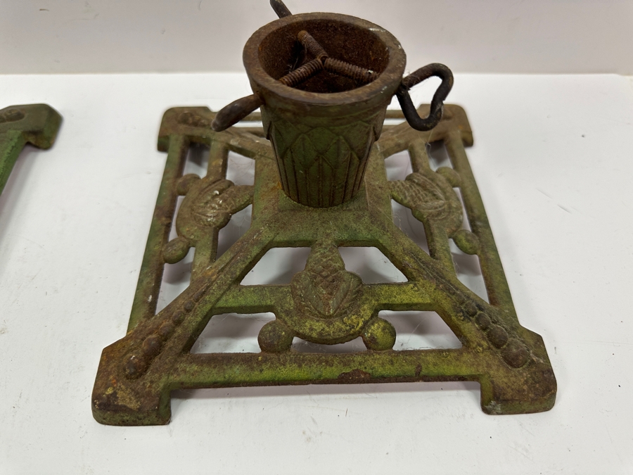 Lot of (4) Antique Cast Iron Christmas Tree Stands 7'W and 10'W [Photo 9]