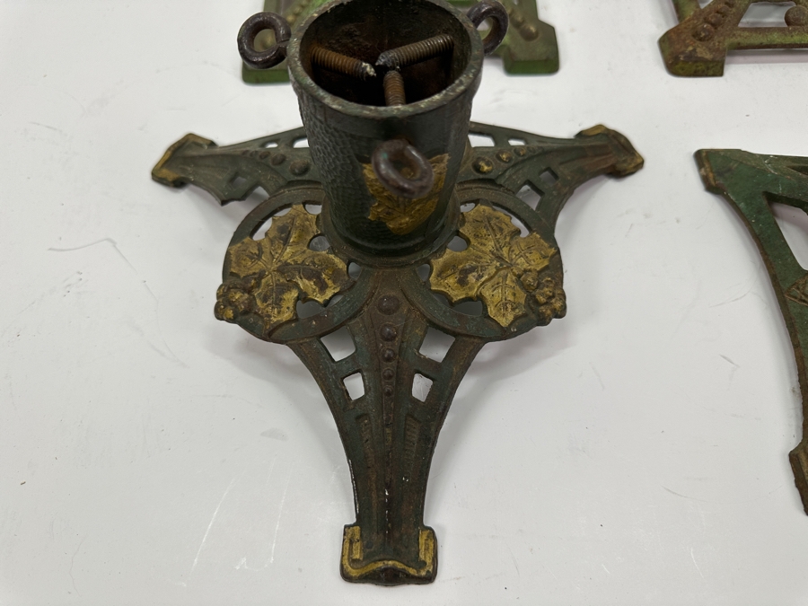 Lot of (4) Antique Cast Iron Christmas Tree Stands 7'W and 10'W [Photo 4]