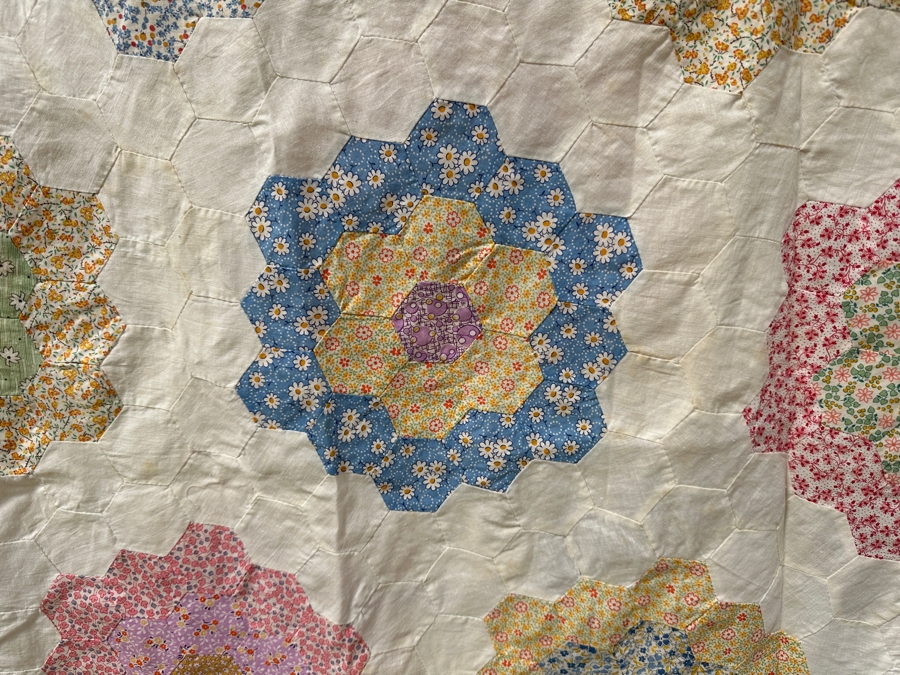 Vintage Handmade Quilt 50 X 57 [Photo 3]