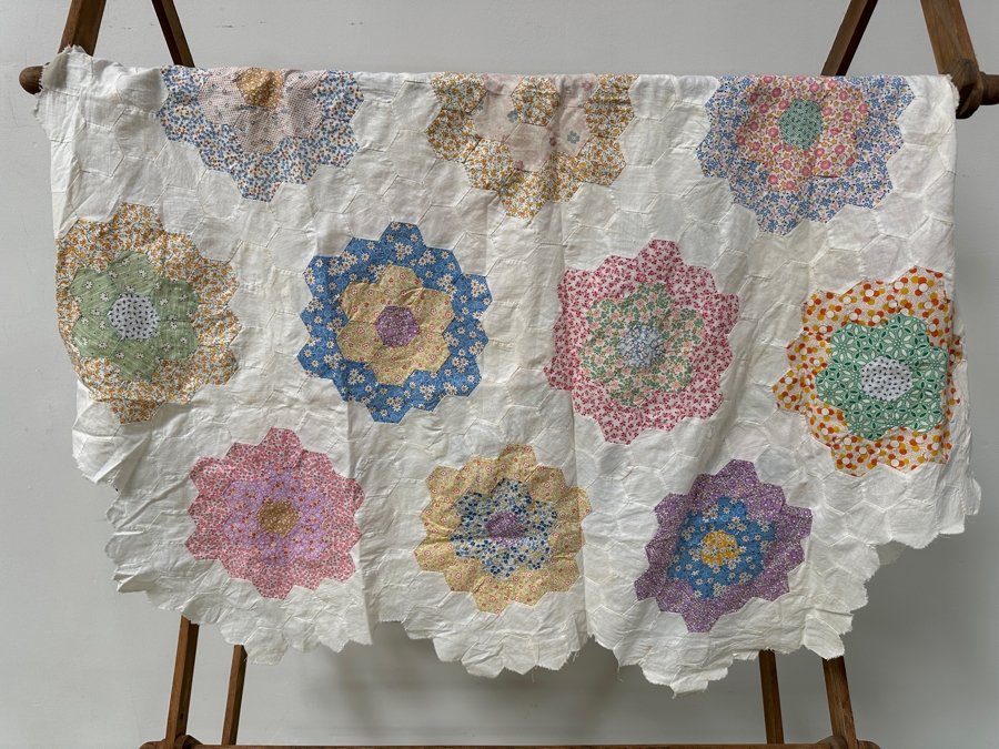 Vintage Handmade Quilt 50 X 57 [Photo 2]