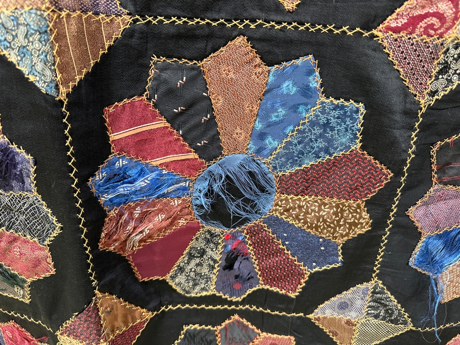 Vintage Handmade Quilt 51 X 72 [Photo 5]