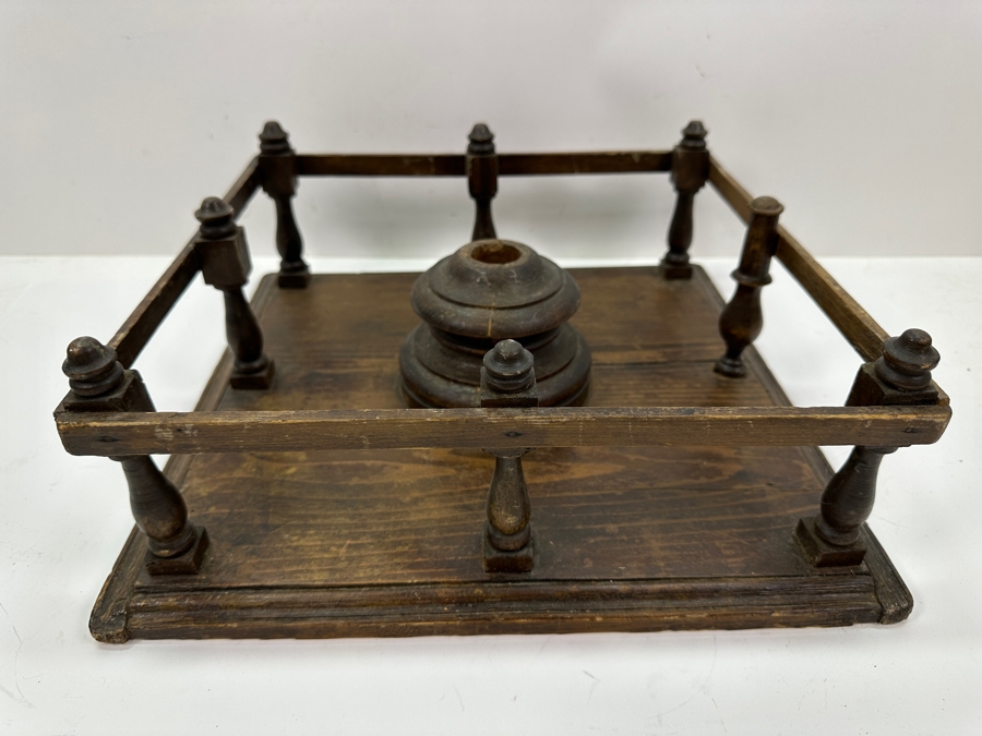 Antique Wooden Fence Christmas Tree Stand 14.5'W x14'D x 6'H [Photo 5]