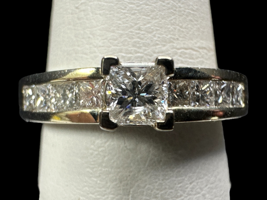 14k Gold and Diamond Ring With 3.5mm Princess Cut Diamond Set With (8) 2mm Princess Cut Diamonds Size 7 4.8g Retails $1,400