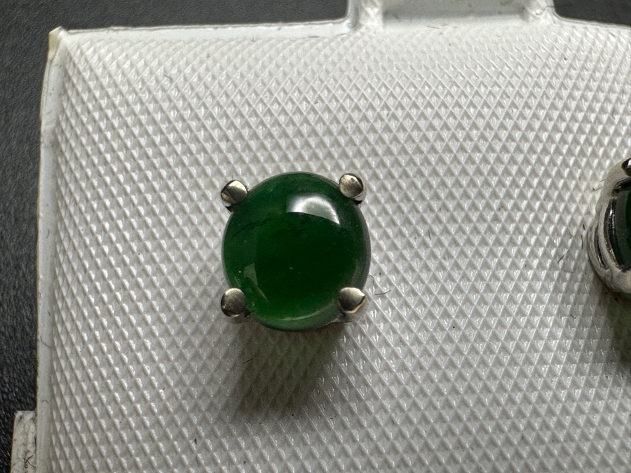 14k Gold Imperial Jade Earrings 1.4g Retails $400 [Photo 4]