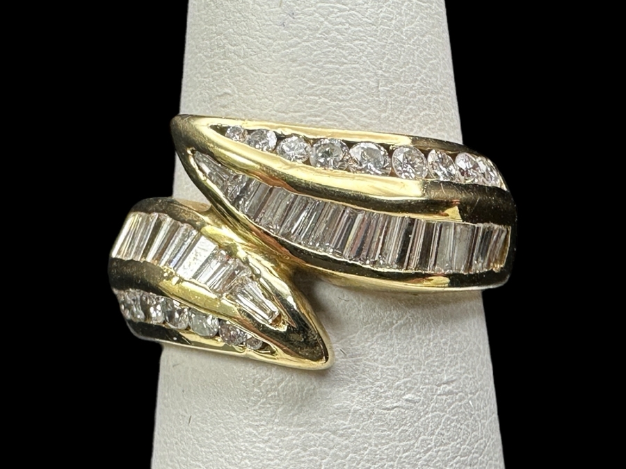 14k Gold Diamond Ring With (26) Baguette Diamonds & (18) Round Brilliant Diamonds Est. 1.05cttw 7.2g Size 6.5 Retails $3,000