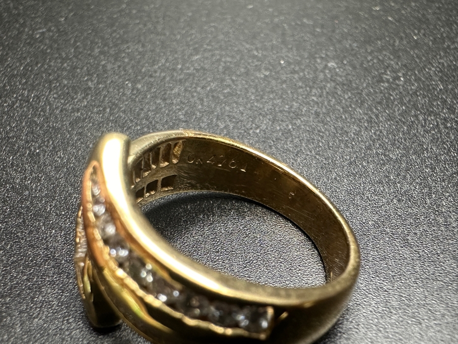 14k Gold Diamond Ring With (26) Baguette Diamonds & (18) Round Brilliant Diamonds Est. 1.05cttw 7.2g Size 6.5 Retails $3,000 [Photo 9]