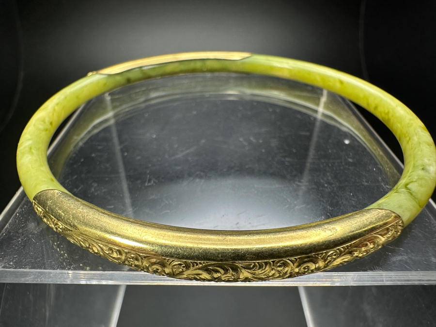 14k Gold & Jade Bangle Bracelet 9.4g Retails $100 [Photo 2]