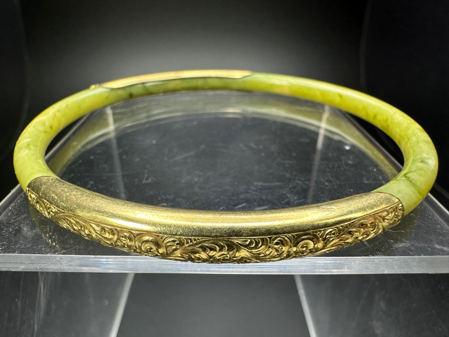 14k Gold & Jade Bangle Bracelet 9.4g Retails $100 [Photo 3]