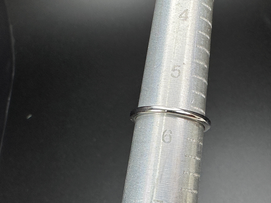 14k Gold Diamond Ring With (1) 4.5mm Round Brilliant Diamond .36ct & (32) 1mm Round Brilliant Accent Diamonds Size 5.75 2g Retails $1,400 [Photo 15]