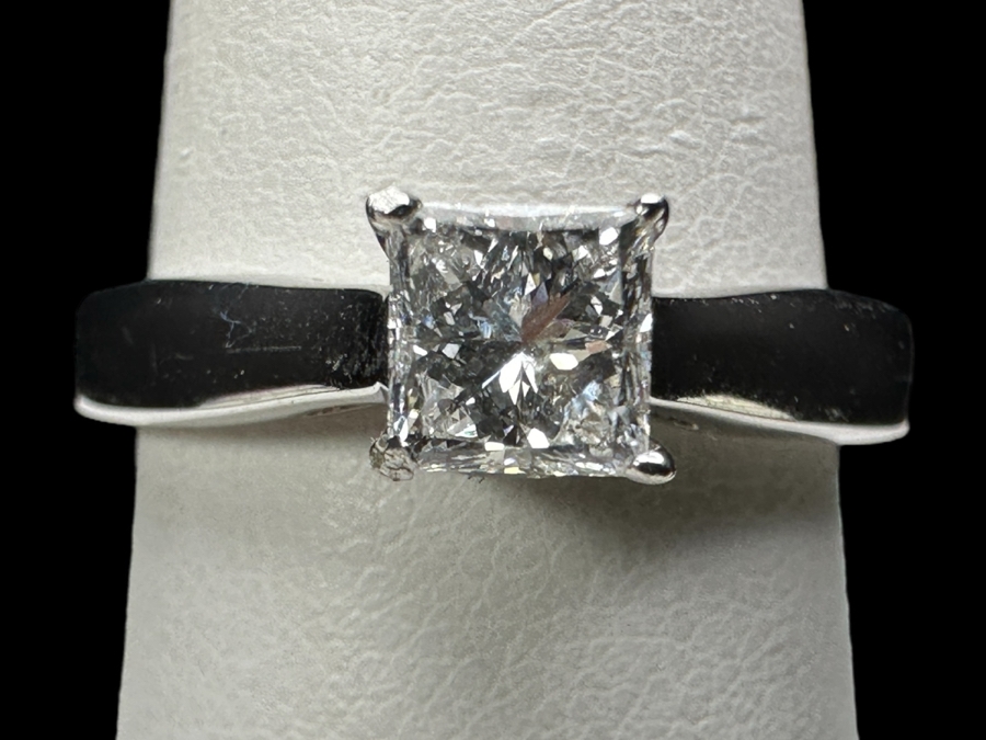 14k Gold Diamond Ring With 4.5mm Princess Cut Diamond .5ct & (2) 3.8mm Round Brilliant Diamonds .44cttw Size 9 4.1g Retails $2,000