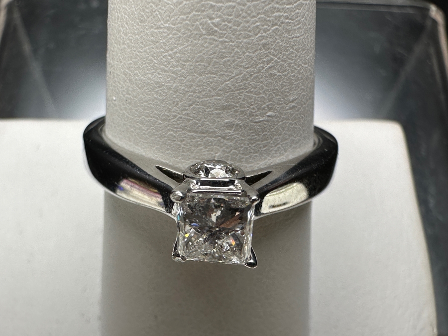 14k Gold Diamond Ring With 4.5mm Princess Cut Diamond .5ct & (2) 3.8mm Round Brilliant Diamonds .44cttw Size 9 4.1g Retails $2,000 [Photo 4]
