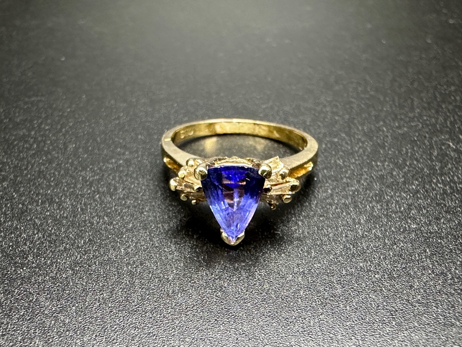 14k Gold Ring With 8x6mm Trillion Shield Cut Tanzanite Est. 1ct & (10) 2-2.5mm x 1mm Baguette Diamonds Est. .15cttw Size 6.5 3.3g Retails $900 [Photo 10]