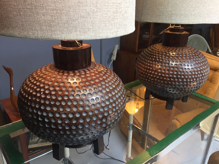 Pair of Contemporary Round Lamps [Photo 8]