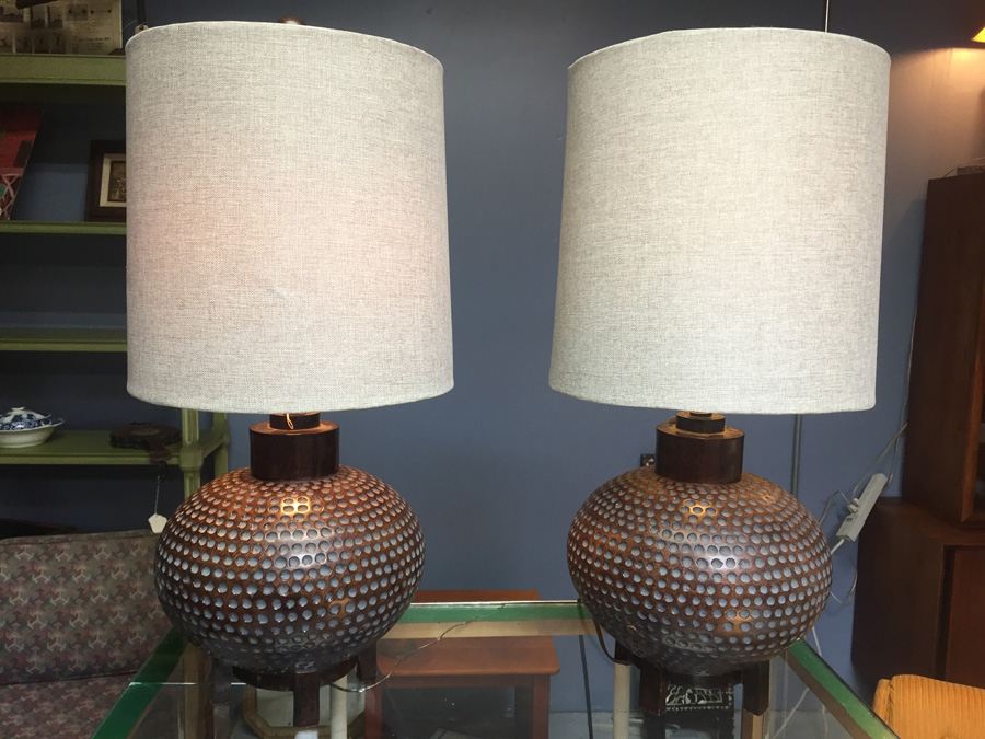 Pair of Contemporary Round Lamps [Photo 4]