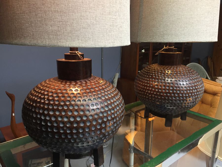 Pair of Contemporary Round Lamps [Photo 3]