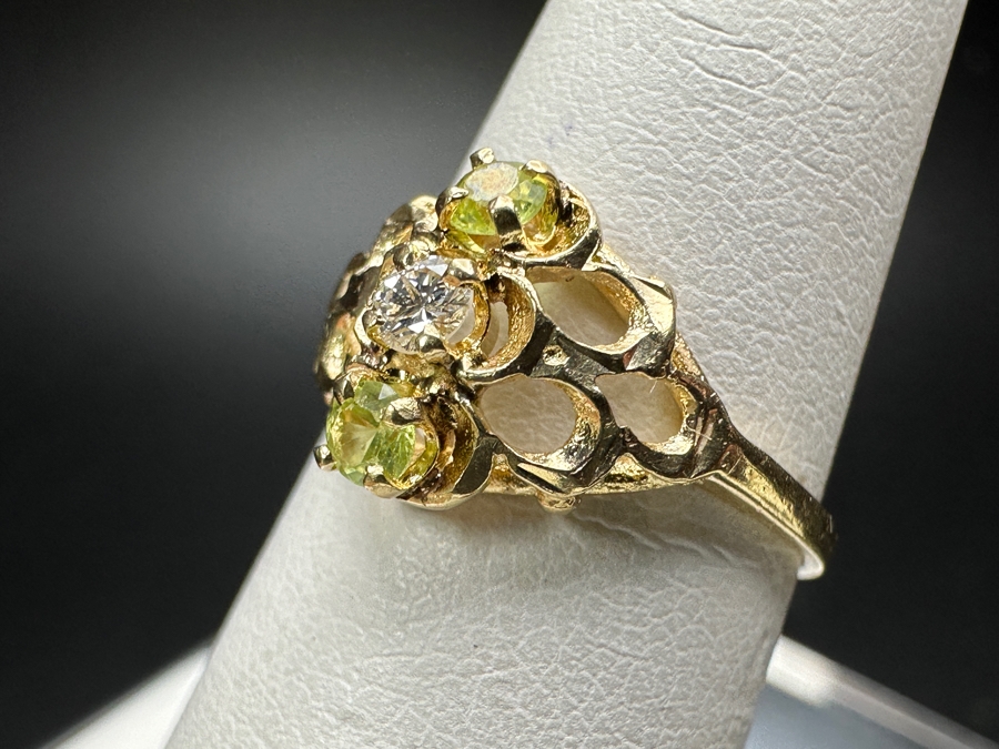 14k Gold Diamond Ring With 2.3mm Round Brilliant Diamond & (2) 2.3mm Peridot Size 5.5 1.5g Retails $400 [Photo 5]