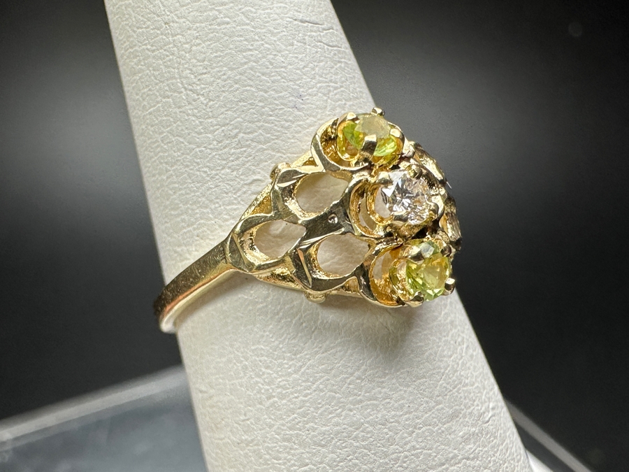 14k Gold Diamond Ring With 2.3mm Round Brilliant Diamond & (2) 2.3mm Peridot Size 5.5 1.5g Retails $400 [Photo 4]