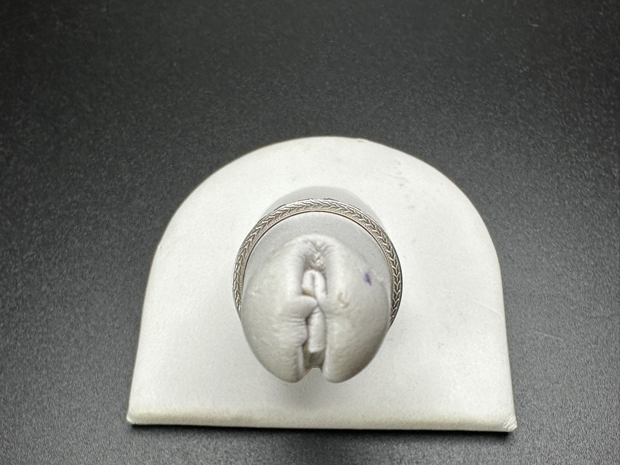 18k Gold Diamond Ring Set With (5) 1.2mm Single Cut Diamonds Est. .05cttw Size 6.5 2.2g Retails $500 [Photo 4]