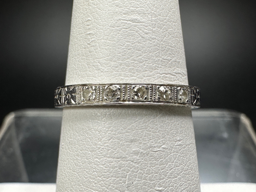 18k Gold Diamond Ring Set With (5) 1.2mm Single Cut Diamonds Est. .05cttw Size 6.5 2.2g Retails $500 [Photo 2]