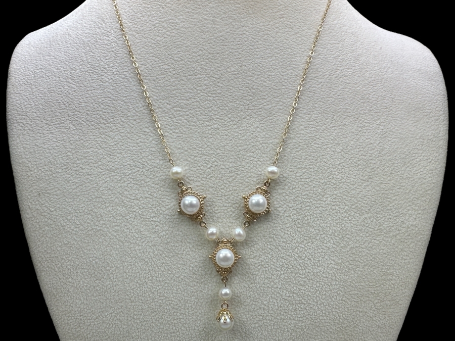 14k Gold Pearl Pendant 17' Necklace With (3) 6.5mm Potato Pearls, (5) 4.5mm Pearls & (1) 6mm Pearl 7.3g Retails $1,600