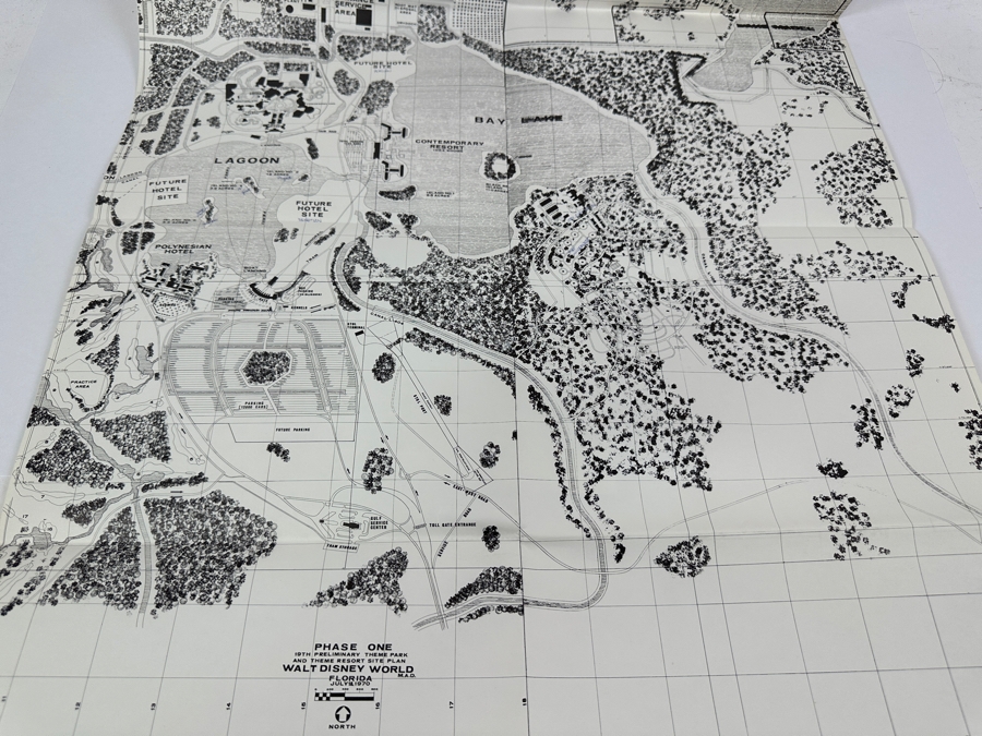 Walt Disney World Guest Relations Binder Filled With Information On Walt Disney World Including Park Maps [Photo 33]