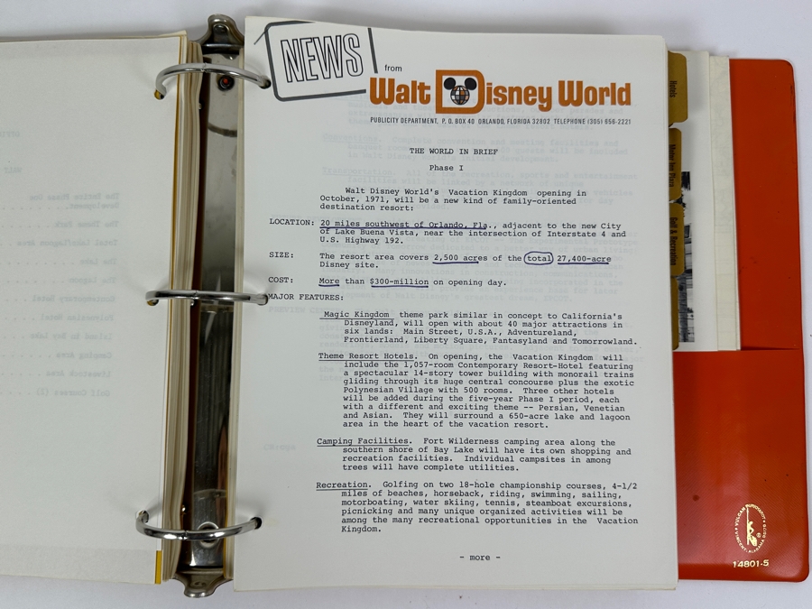 Walt Disney World Guest Relations Binder Filled With Information On Walt Disney World Including Park Maps [Photo 9]