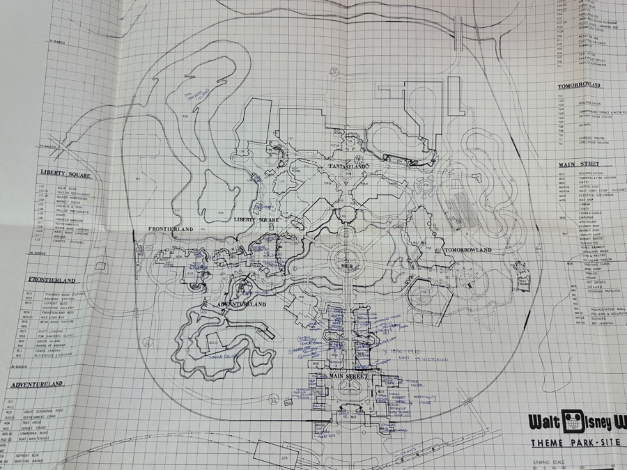 Walt Disney World Guest Relations Binder Filled With Information On Walt Disney World Including Park Maps [Photo 23]