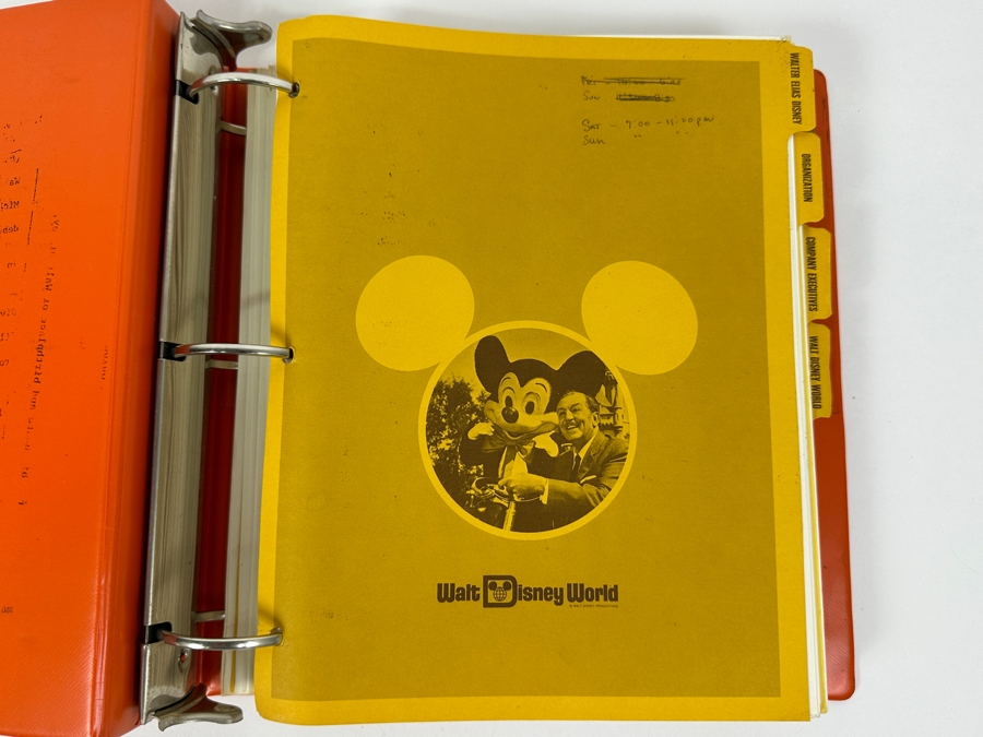 Walt Disney World Guest Relations Binder Filled With Information On Walt Disney World Including Park Maps [Photo 3]