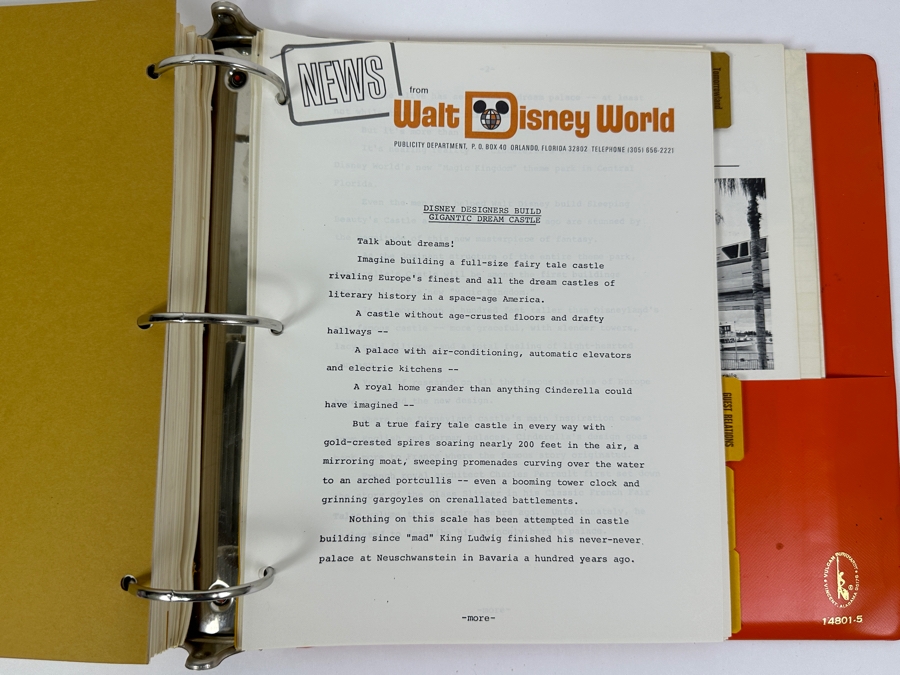Walt Disney World Guest Relations Binder Filled With Information On Walt Disney World Including Park Maps [Photo 16]