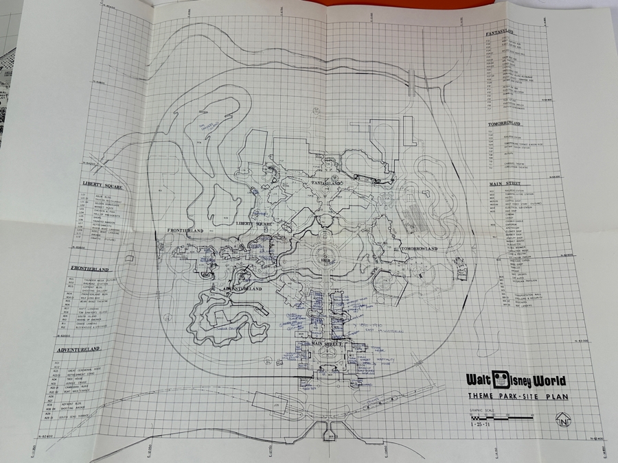 Walt Disney World Guest Relations Binder Filled With Information On Walt Disney World Including Park Maps [Photo 20]